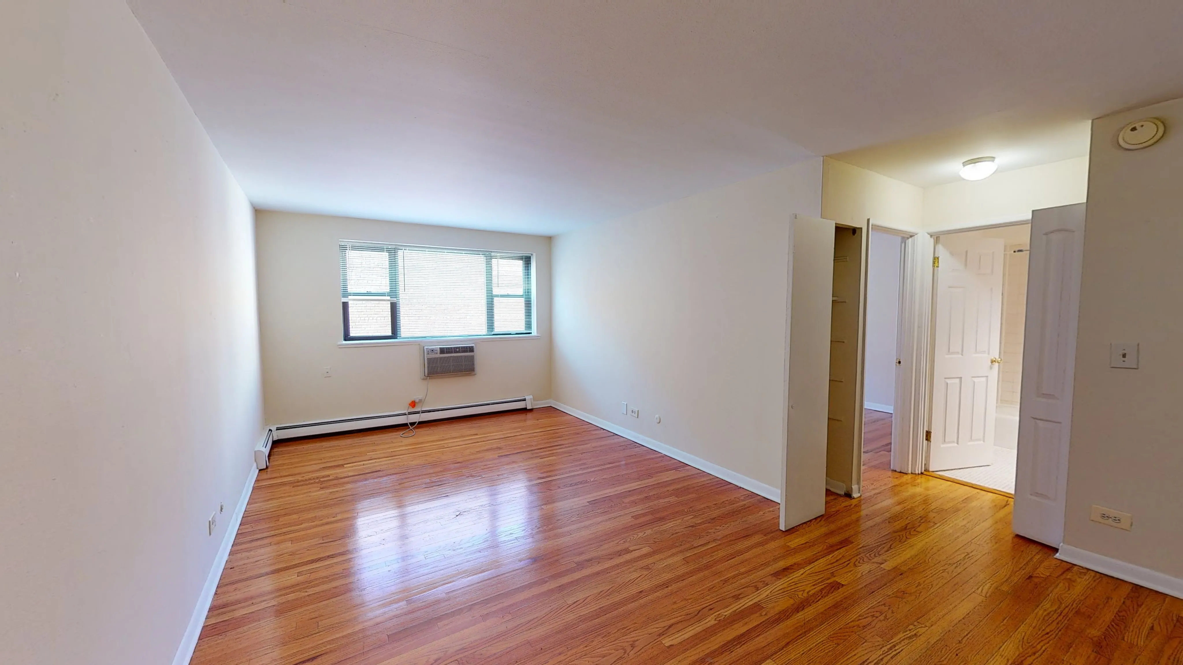 606 West Cornelia Apartments