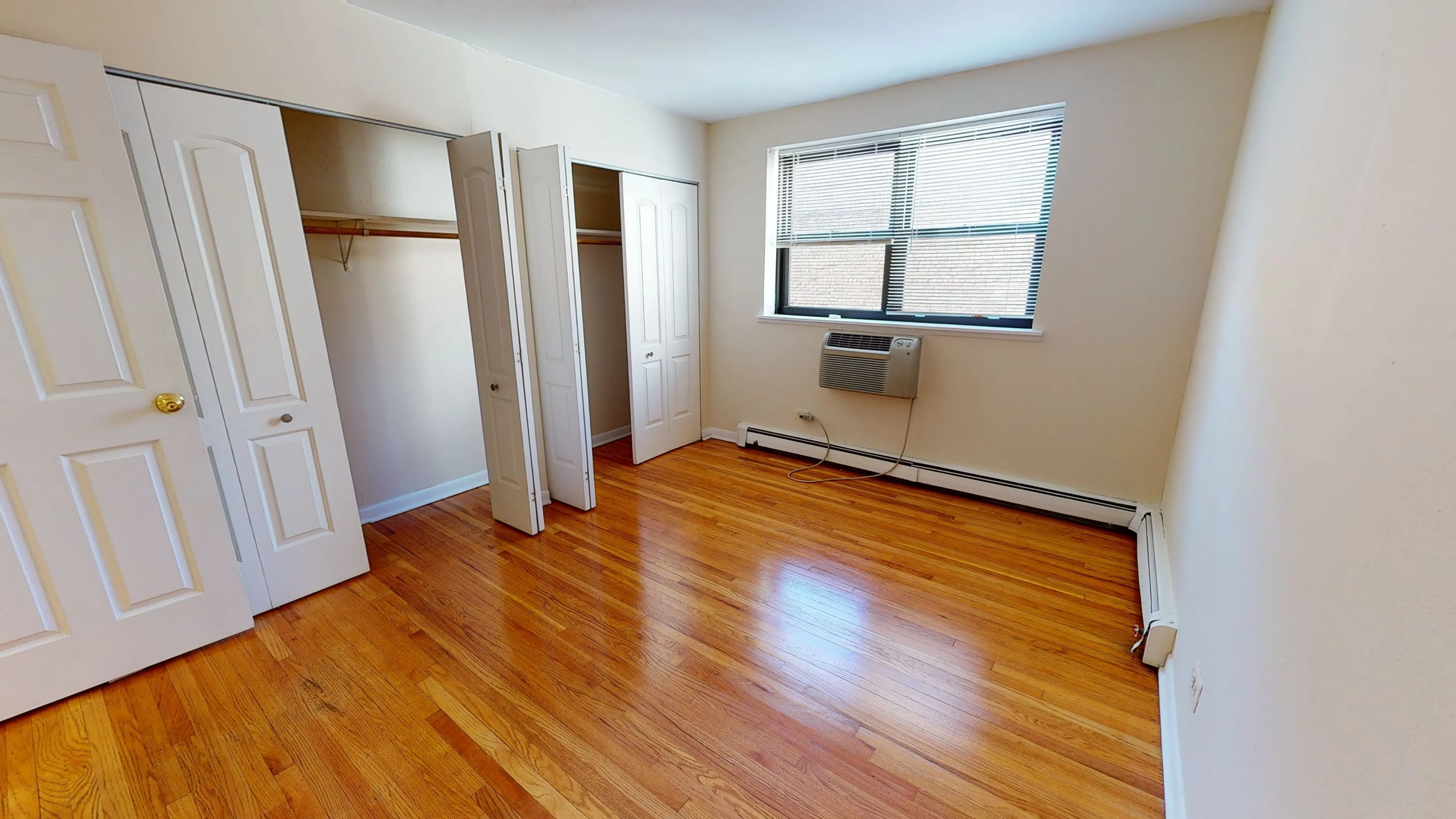 606 West Cornelia Apartments