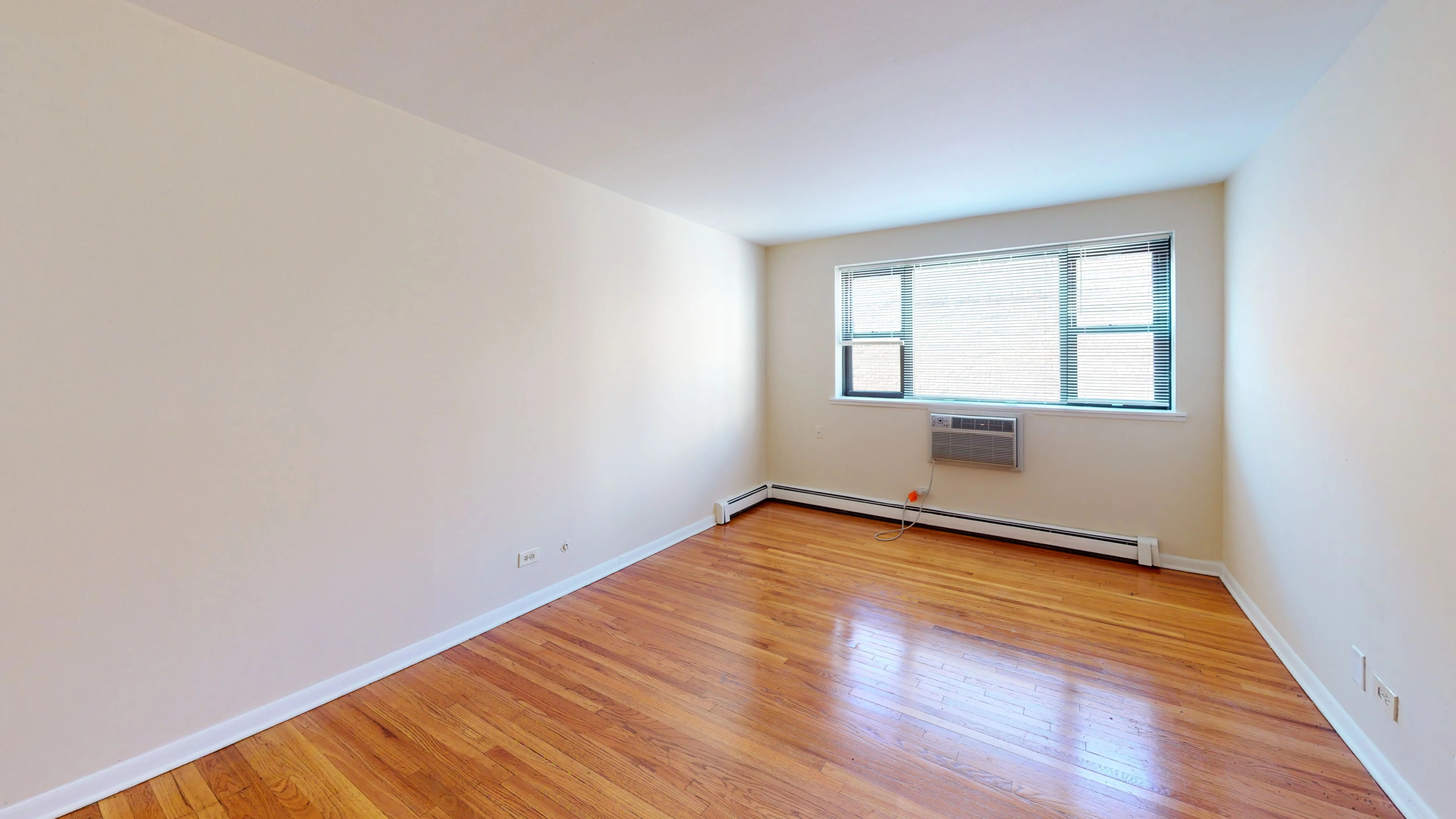 606 West Cornelia Apartments