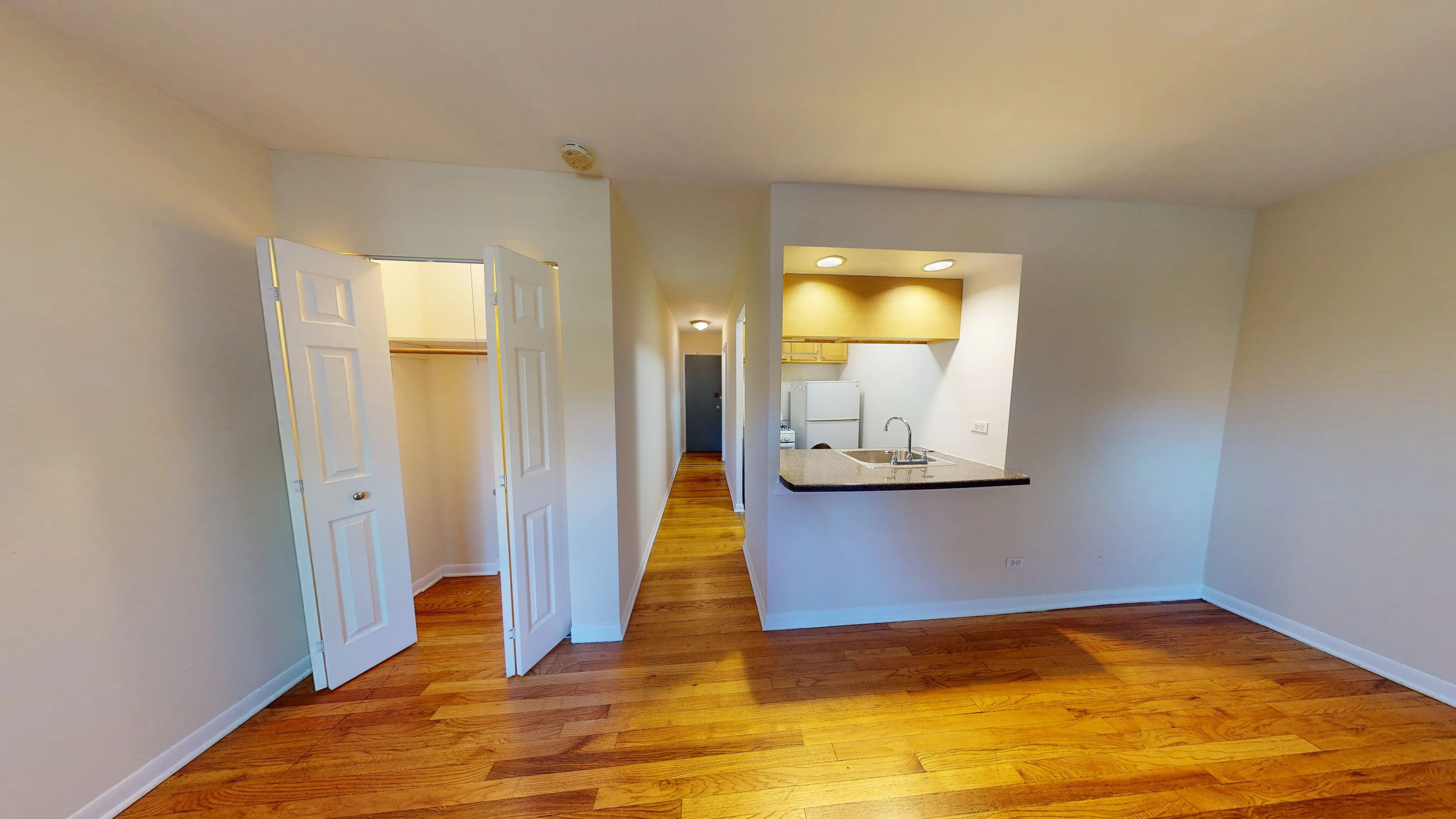 606 West Cornelia Apartments