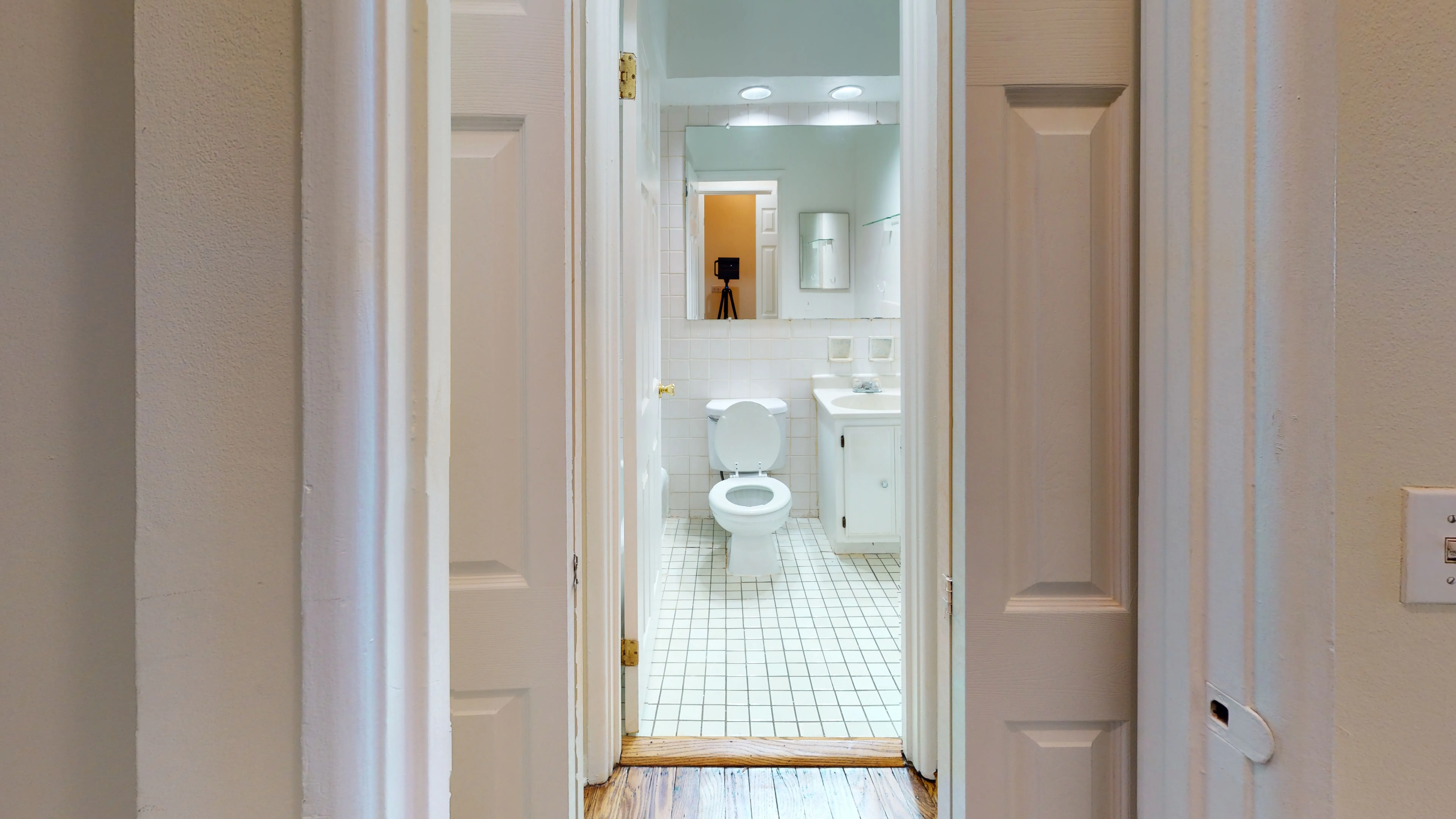 606 West Cornelia Apartments