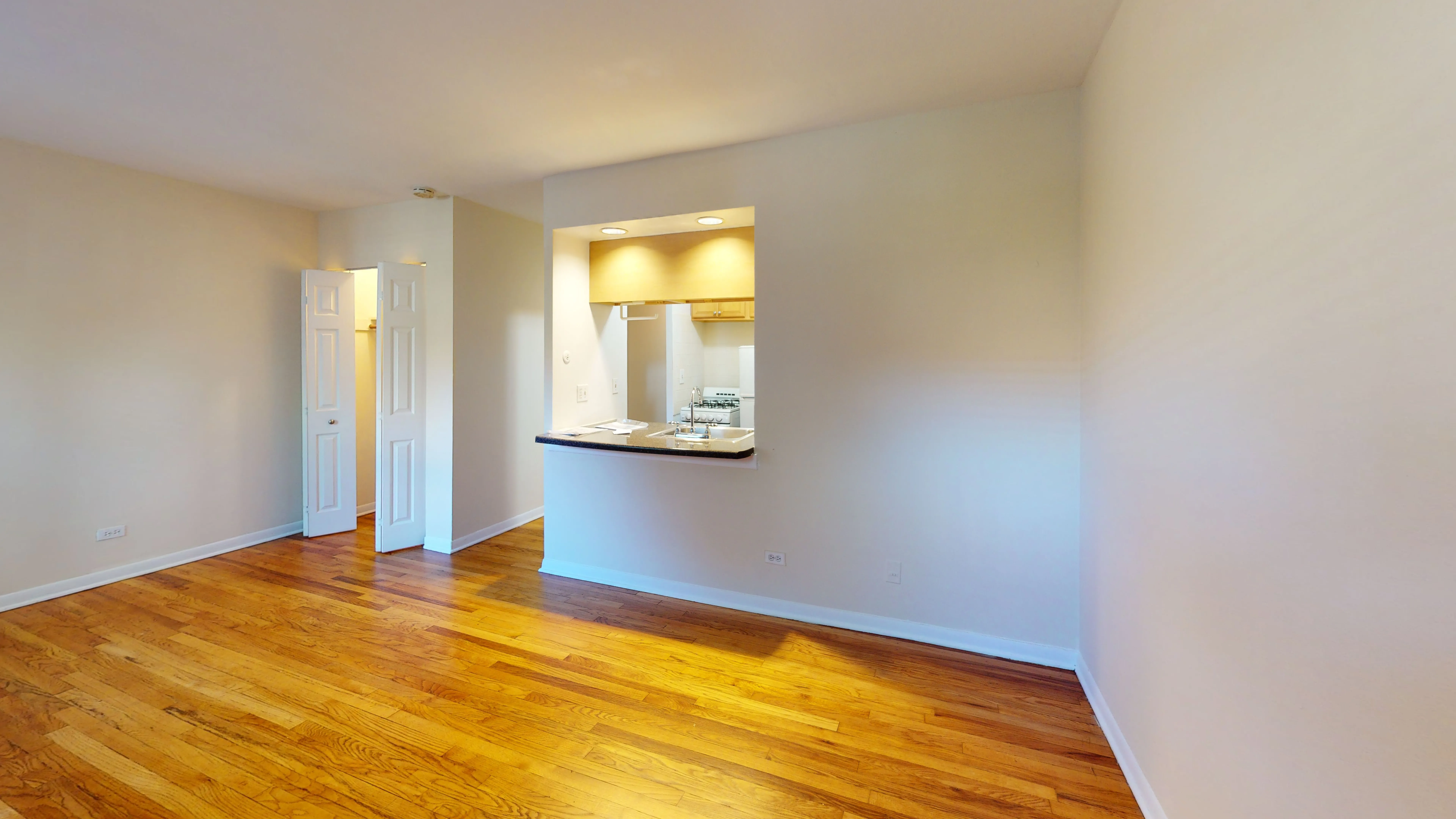 606 West Cornelia Apartments