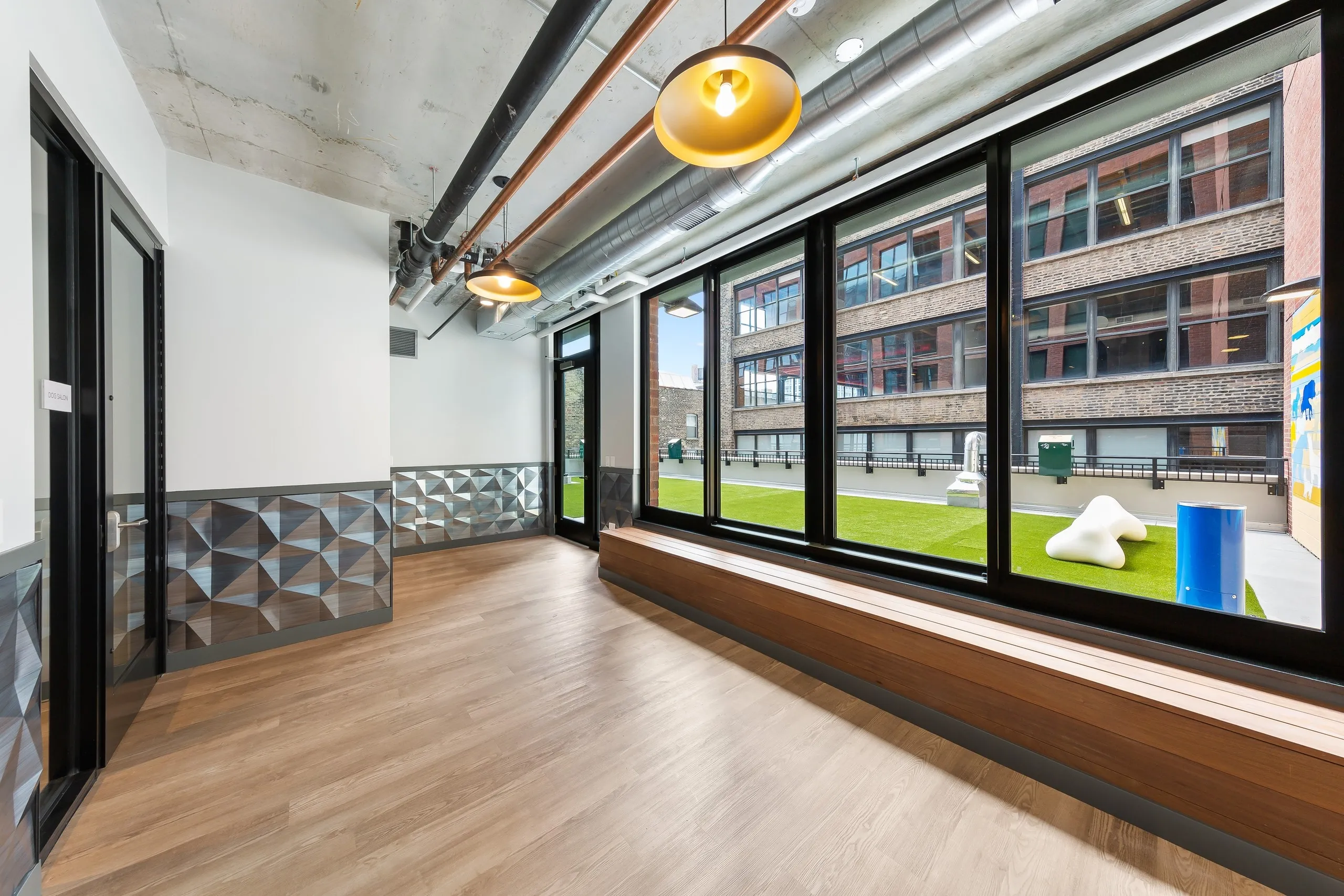 AMLI 808 Apartments in River North, Chicago