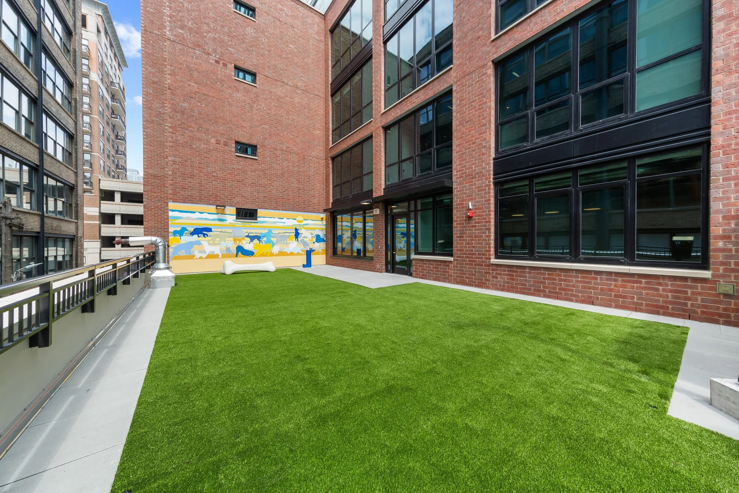 AMLI 808 Apartments in River North, Chicago