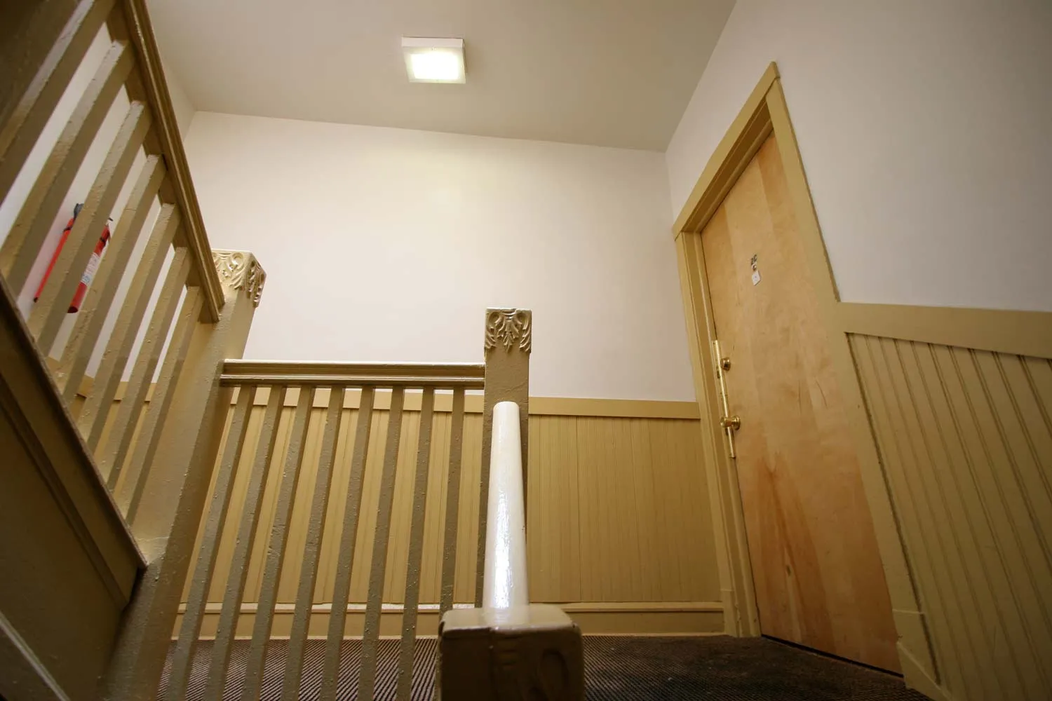 925 E 46th Street Apartments