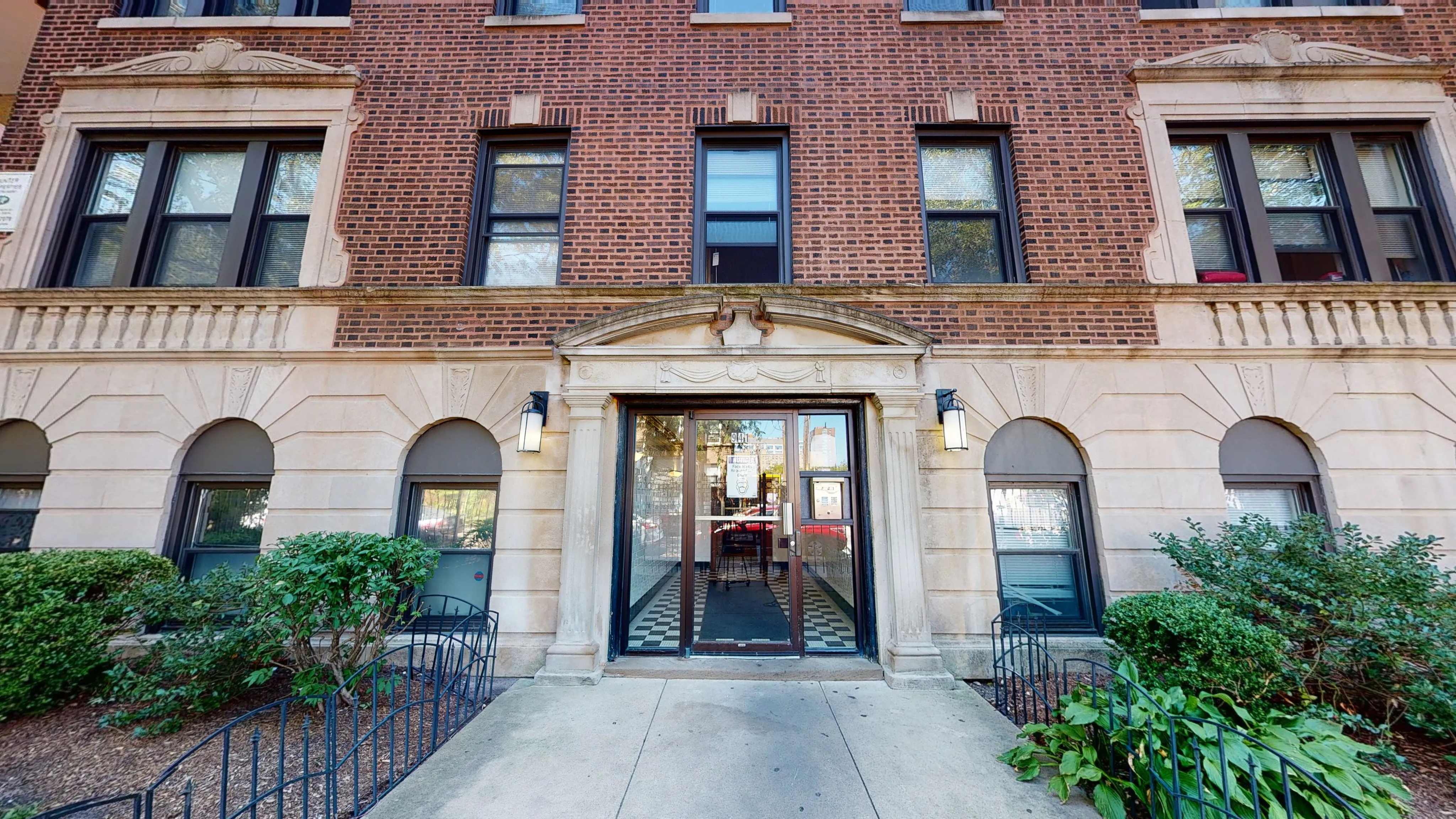 941 West Agatite Apartments