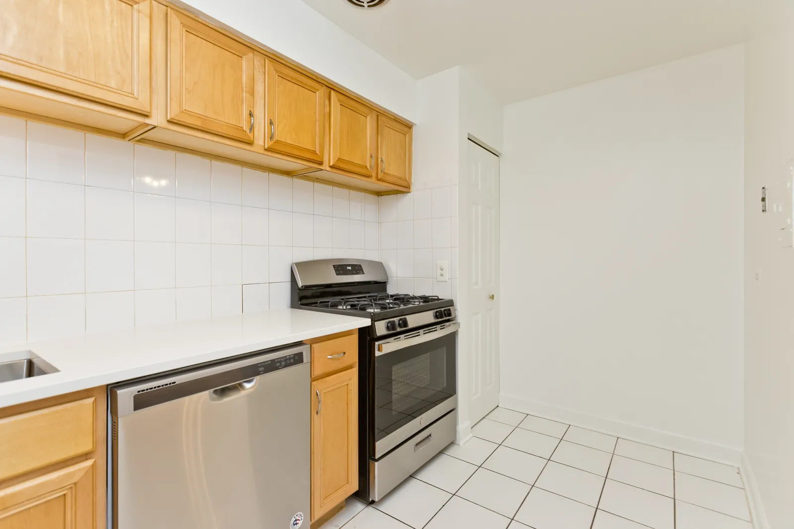 5423 N WINTHROP AVE 60640-Winthrop Station-Chicago-IL