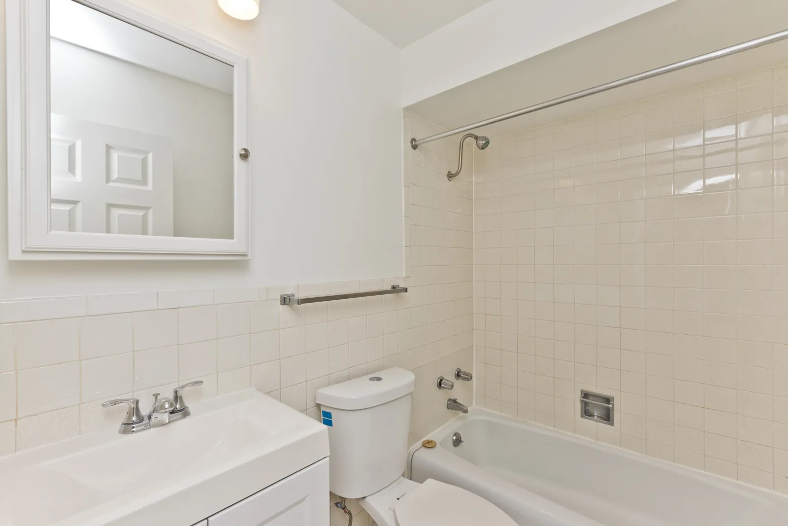 5423 N WINTHROP AVE 60640-Winthrop Station-Chicago-IL