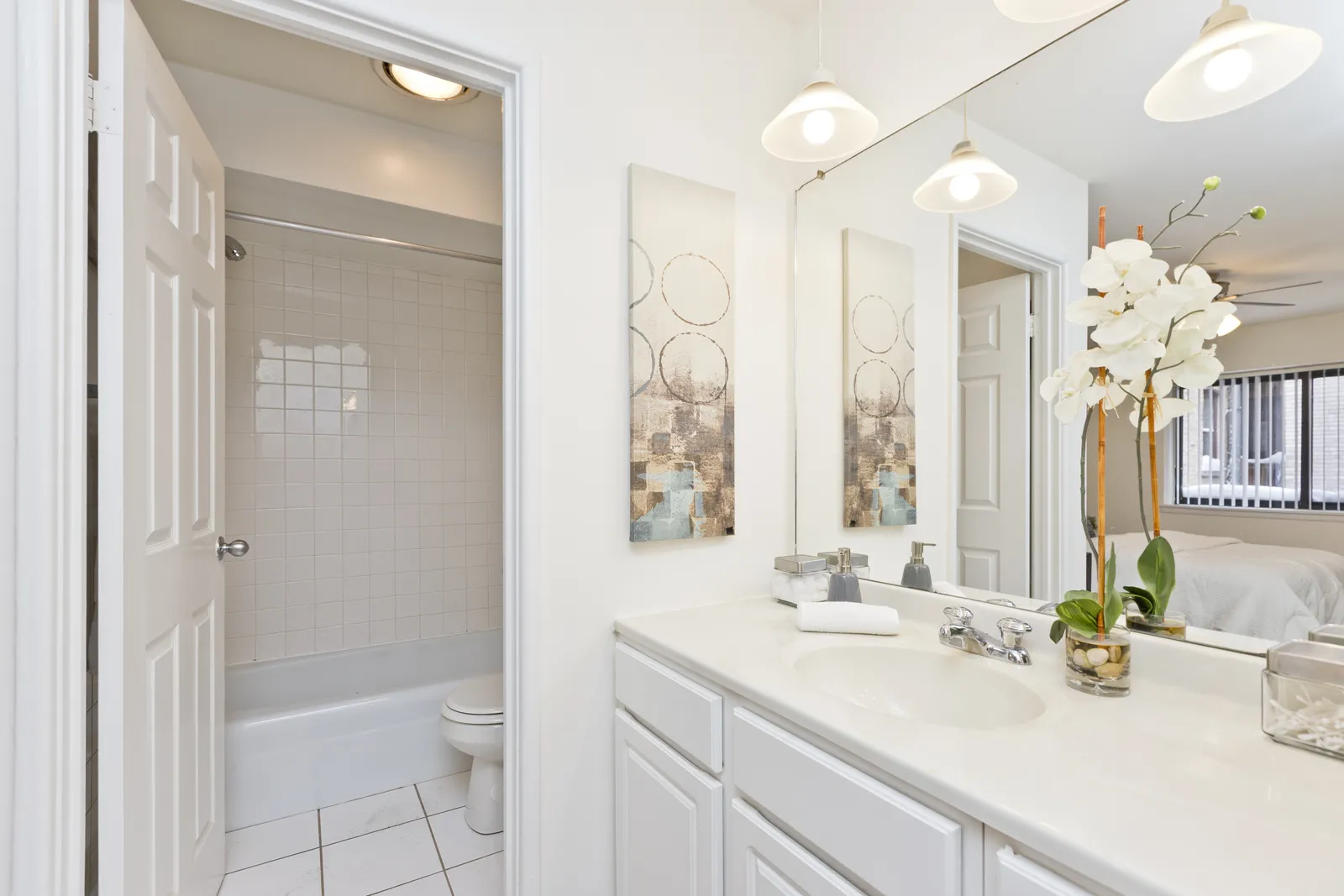 5423 N WINTHROP AVE 60640-Winthrop Station-Chicago-IL