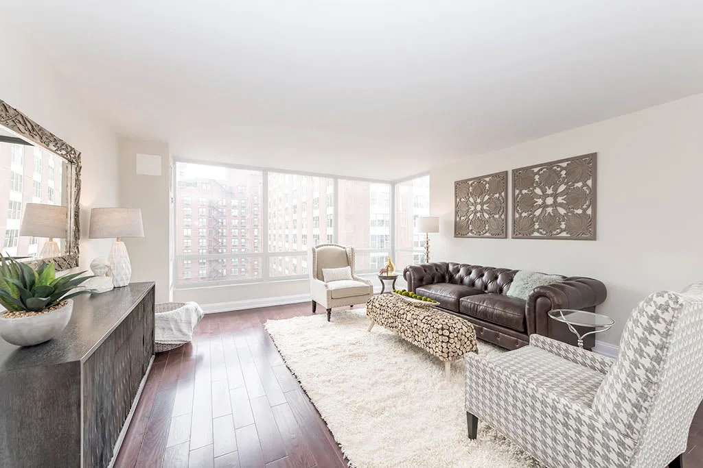 Astor House Apartments in the Gold Coast, Chicago