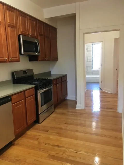 718 Simpson Apartments