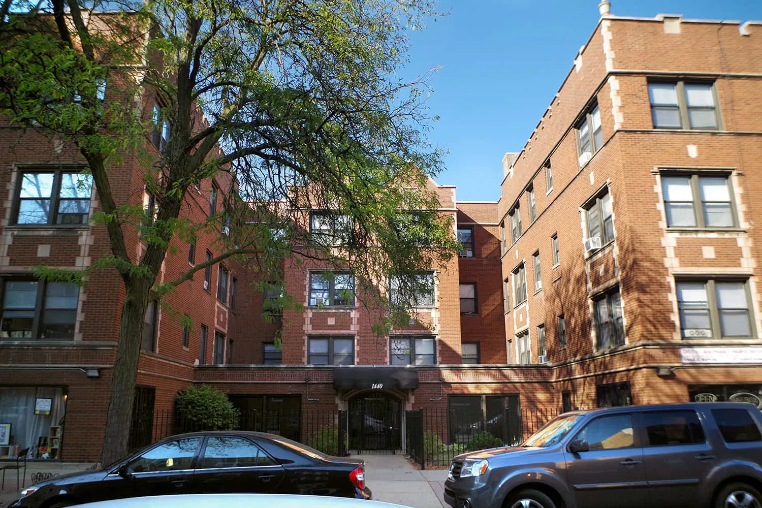 1440 E. 52nd Street Apartments
