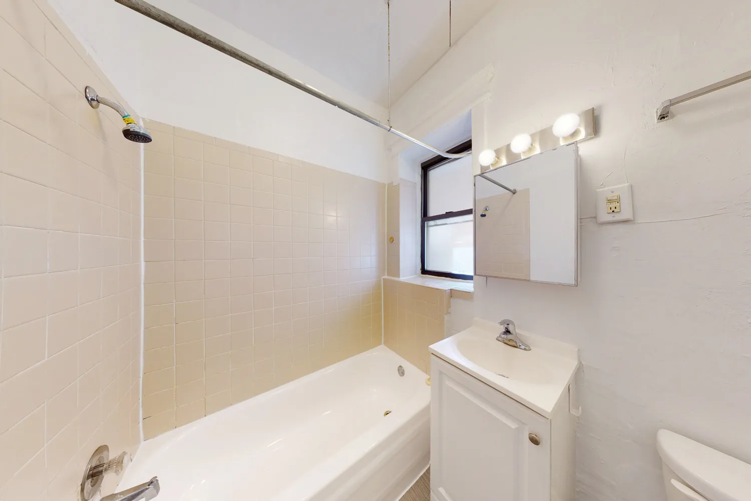 1515 E. 54th Street Apartments