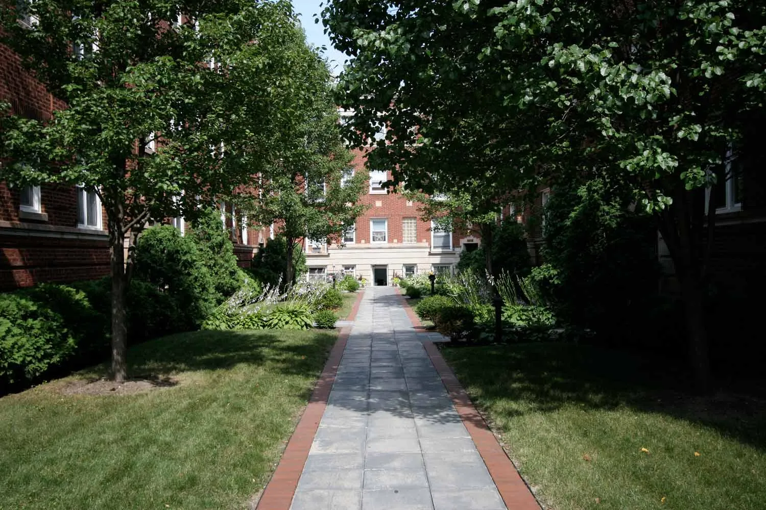 4721 South Ellis Apartments