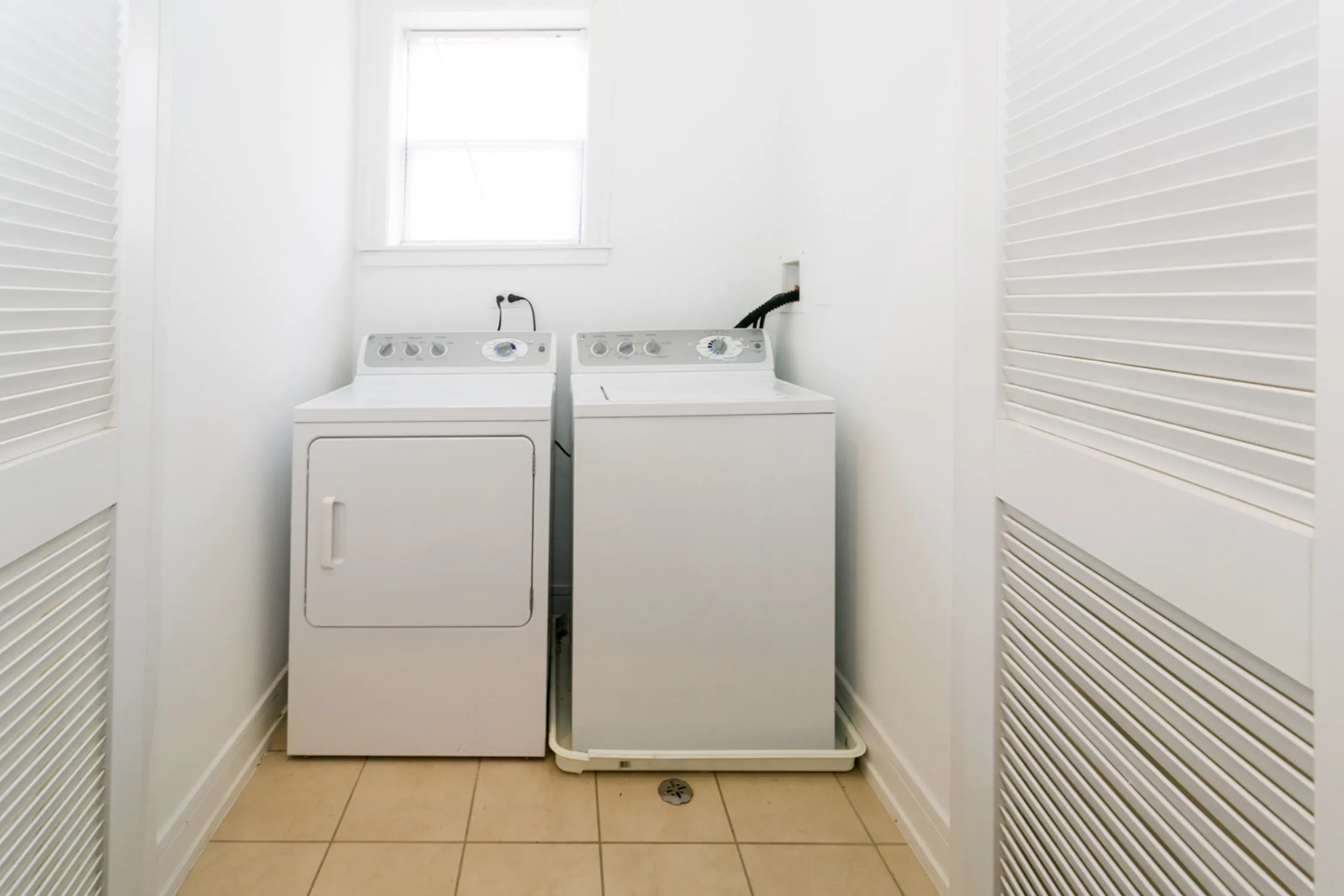 5118 S. Greenwood Apartments