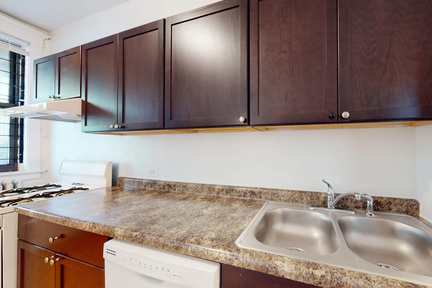 5335-5337 S. Woodlawn Avenue Apartments