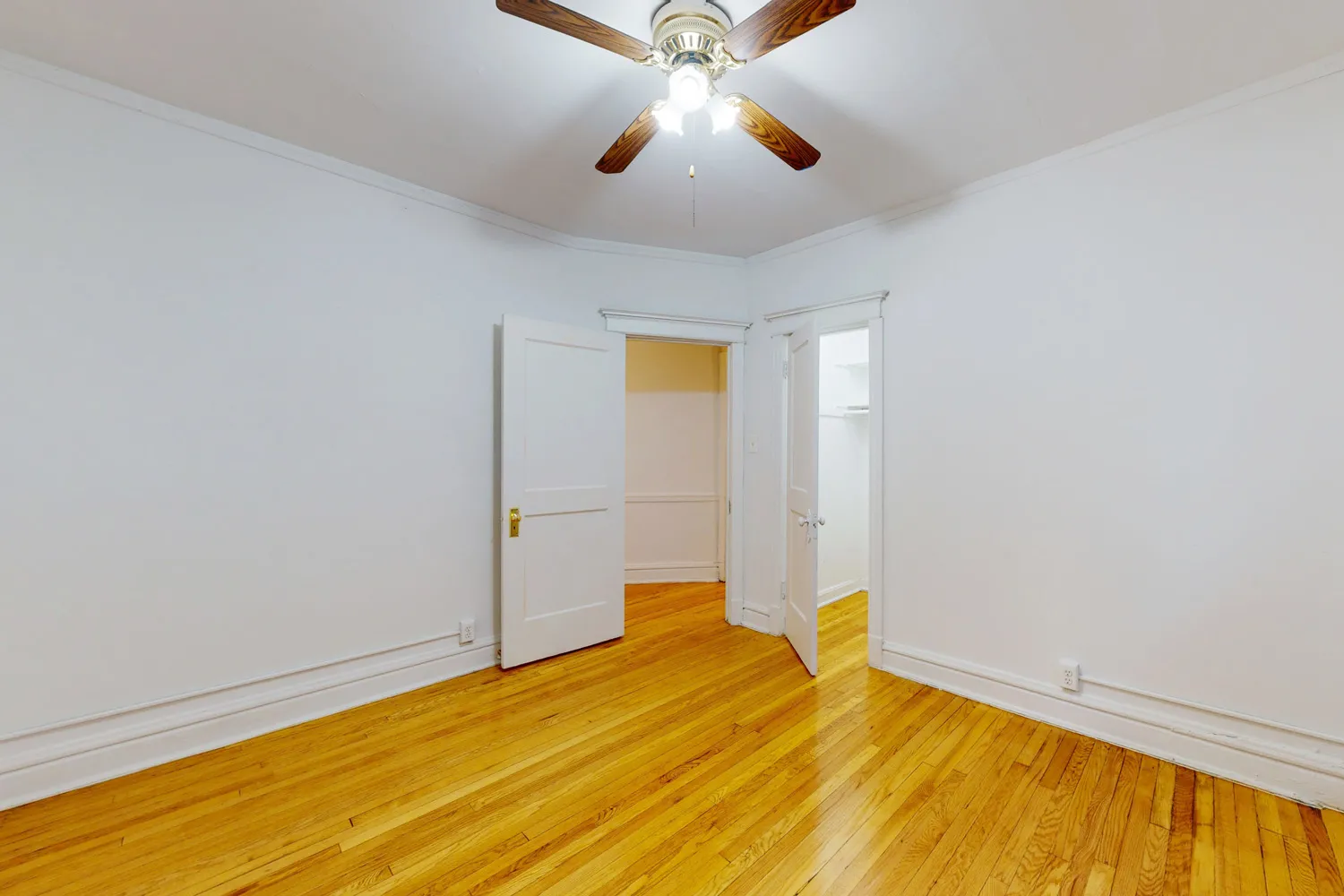 5335-5337 S. Woodlawn Avenue Apartments
