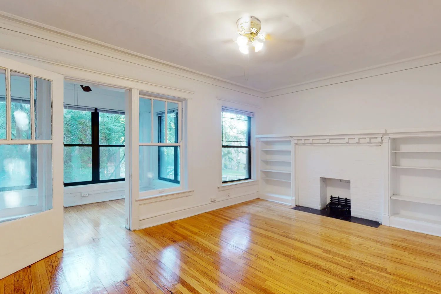 5335-5337 S. Woodlawn Avenue Apartments