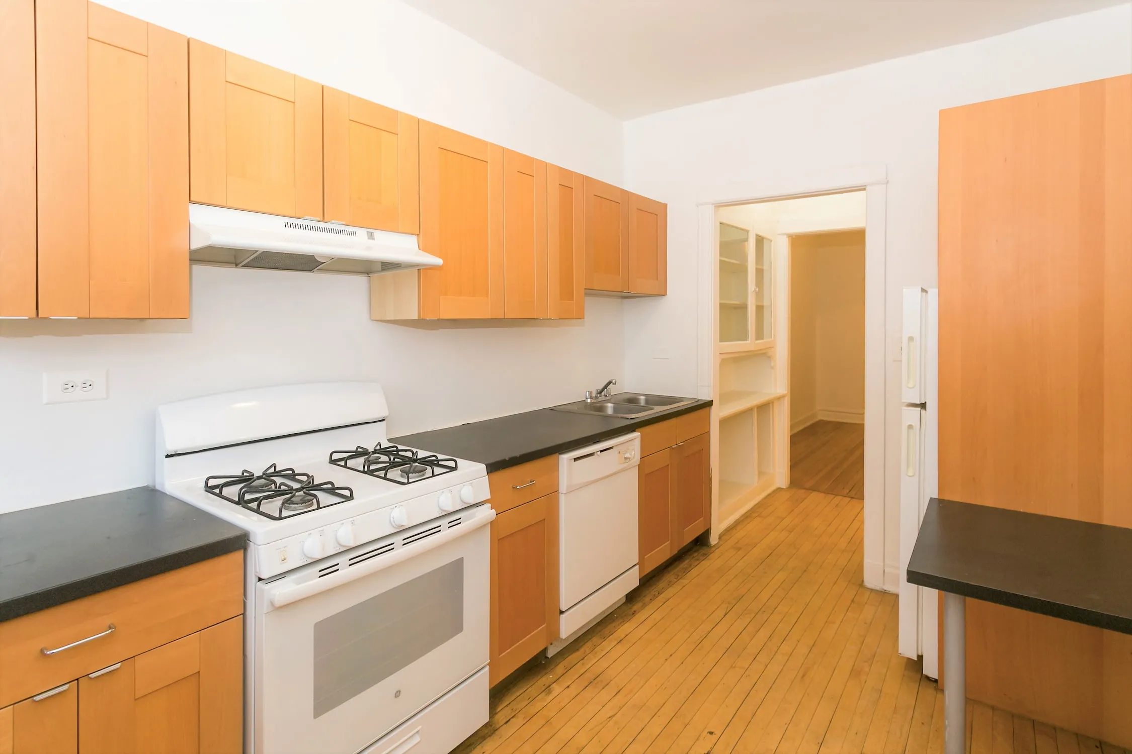 5335-5337 S. Woodlawn Avenue Apartments