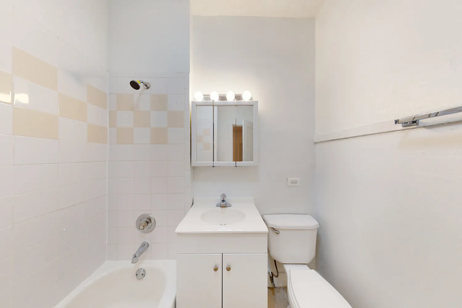 5335-5337 S. Woodlawn Avenue Apartments