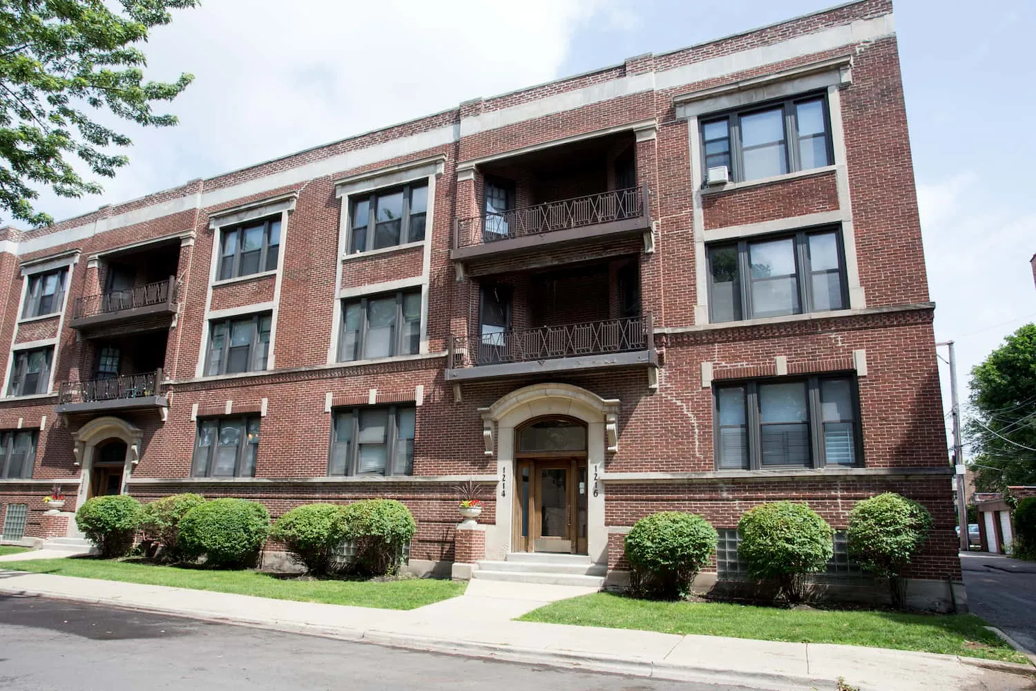 5339-5345 S. Woodlawn Avenue Apartments