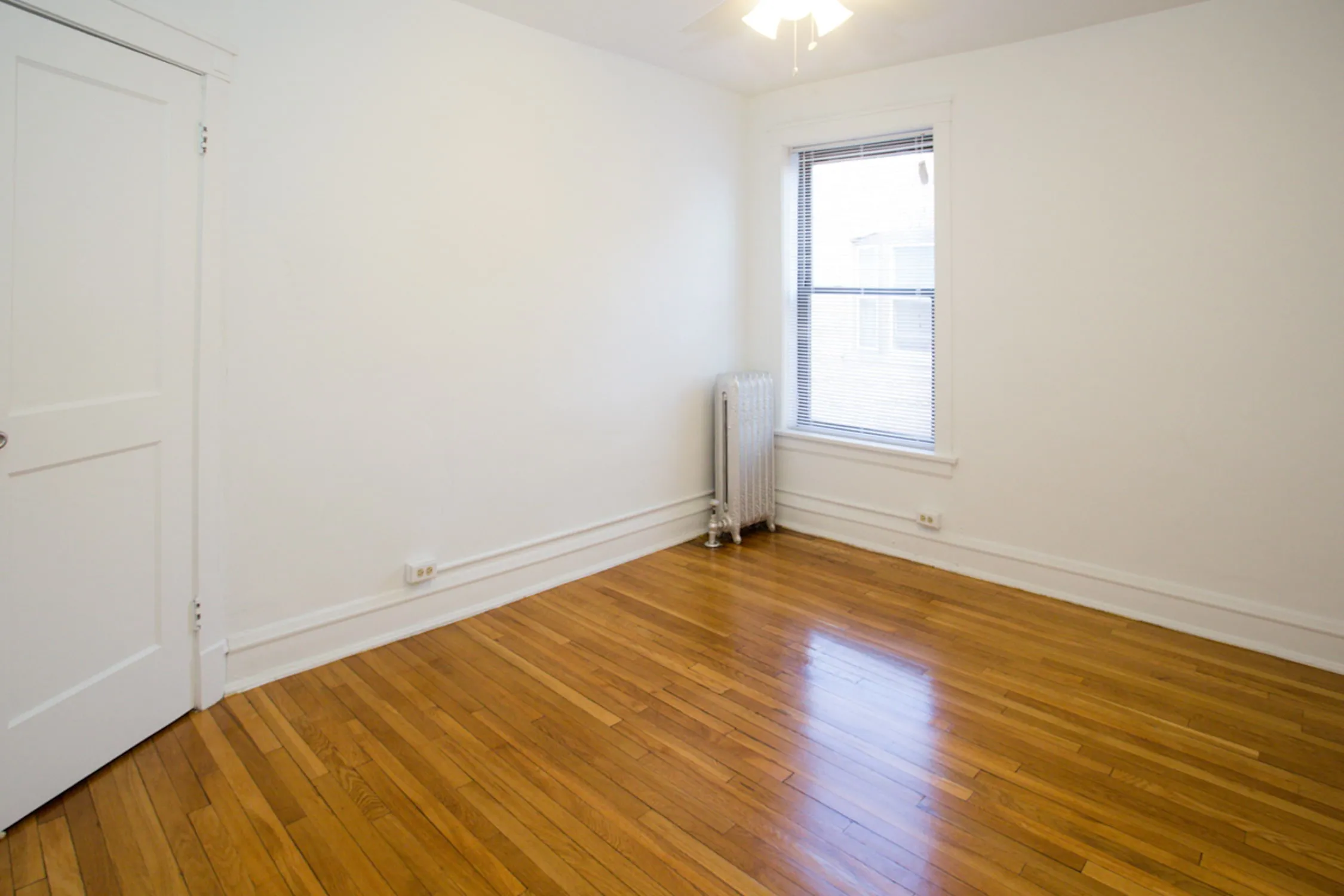 5339-5345 S. Woodlawn Avenue Apartments
