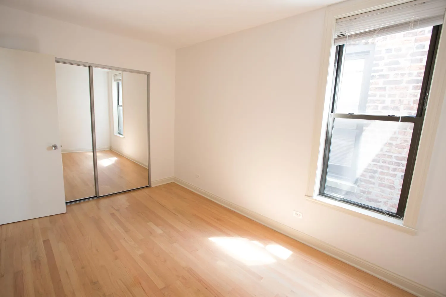 5400-5406 S Maryland Apartments