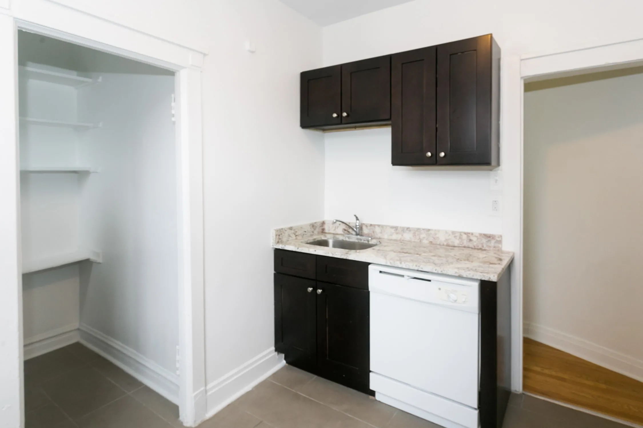 5411-5421 S. Ellis Avenue Apartments