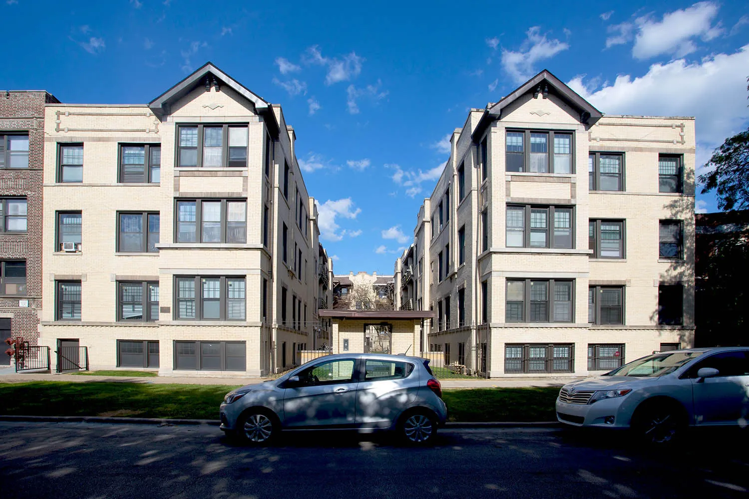 5411-5421 S. Ellis Avenue Apartments