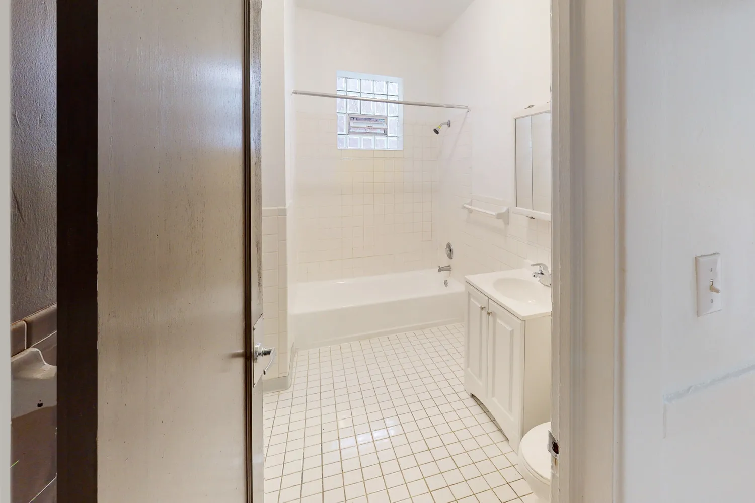 5429 S. Woodlawn Avenue Apartments