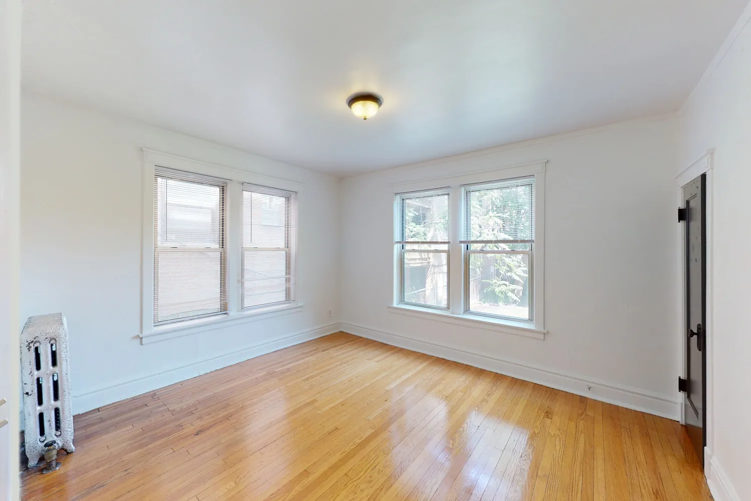 5429 S. Woodlawn Avenue Apartments