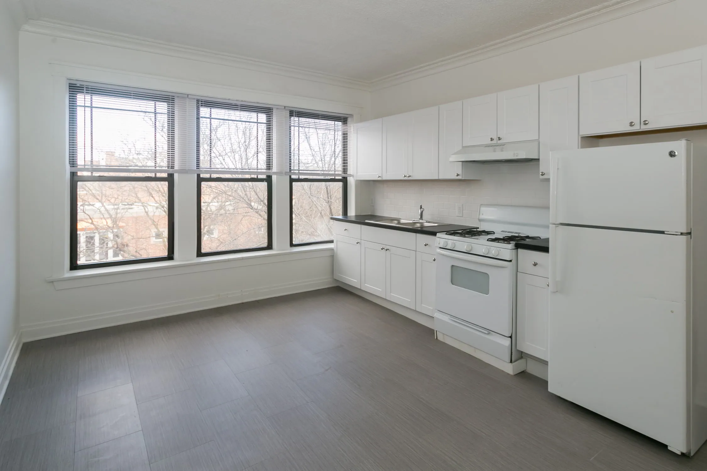 5452 S. Ellis Avenue Apartments