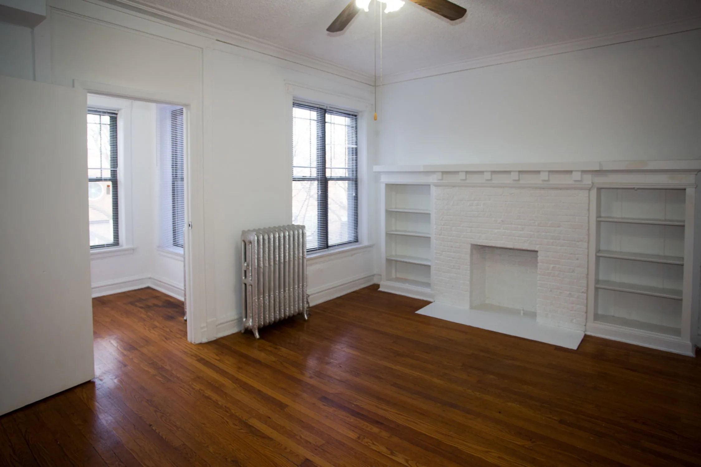 5452 S. Ellis Avenue Apartments