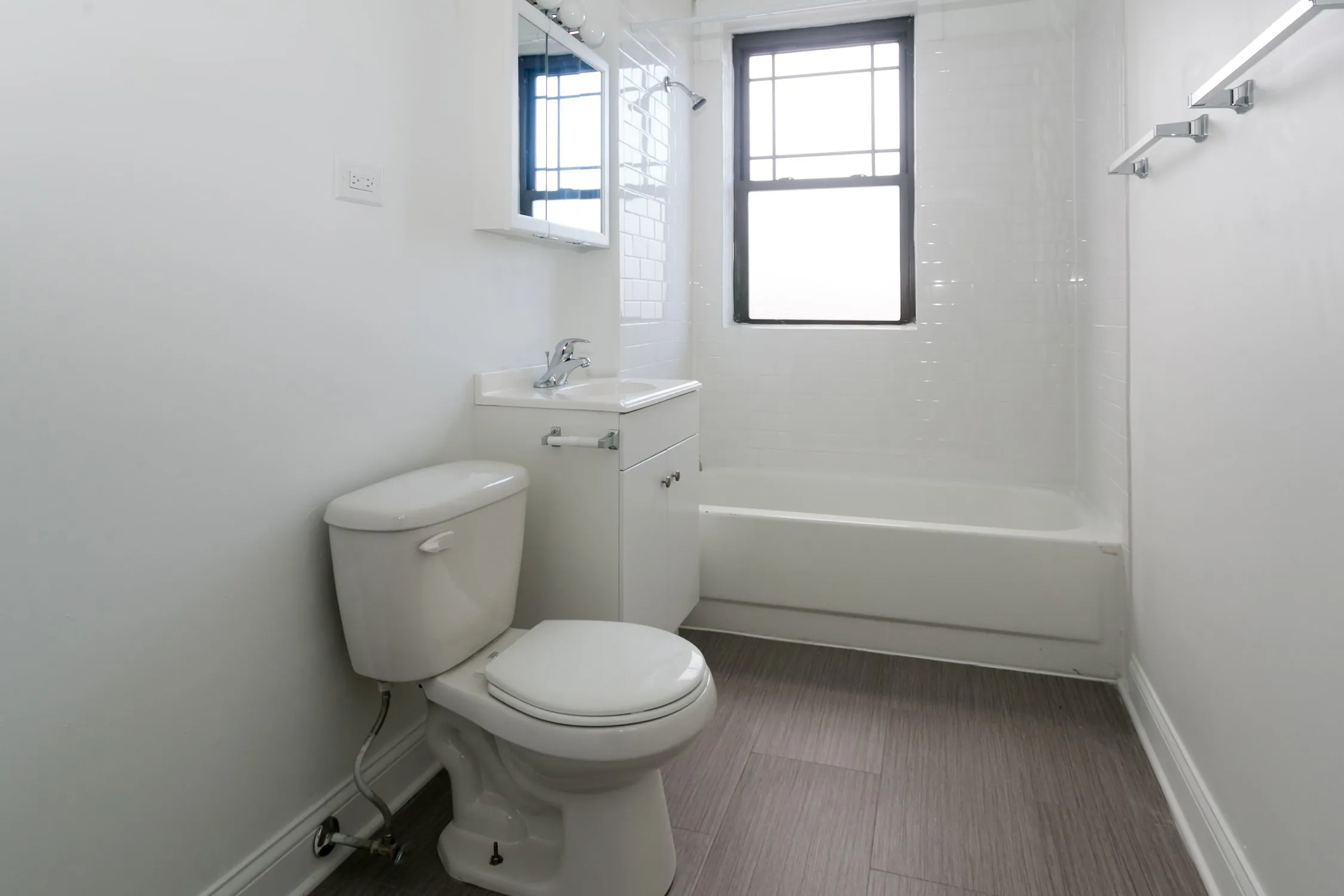 5452 S. Ellis Avenue Apartments