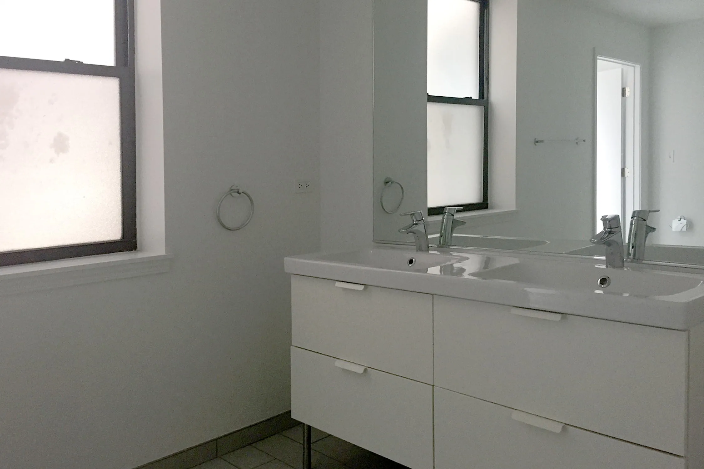 5524-5526 S. Everett Avenue Apartments