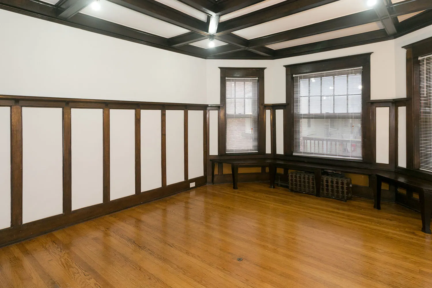 5700 S. Blackstone Avenue Apartments