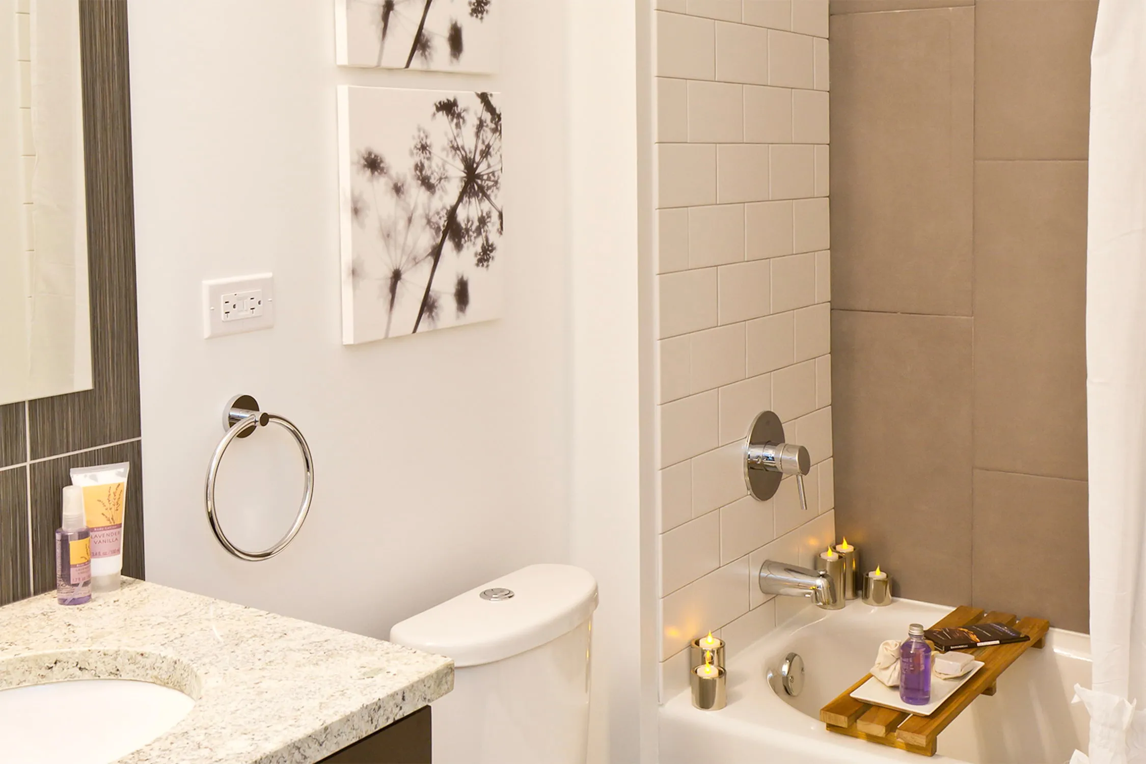 Del Prado Apartments