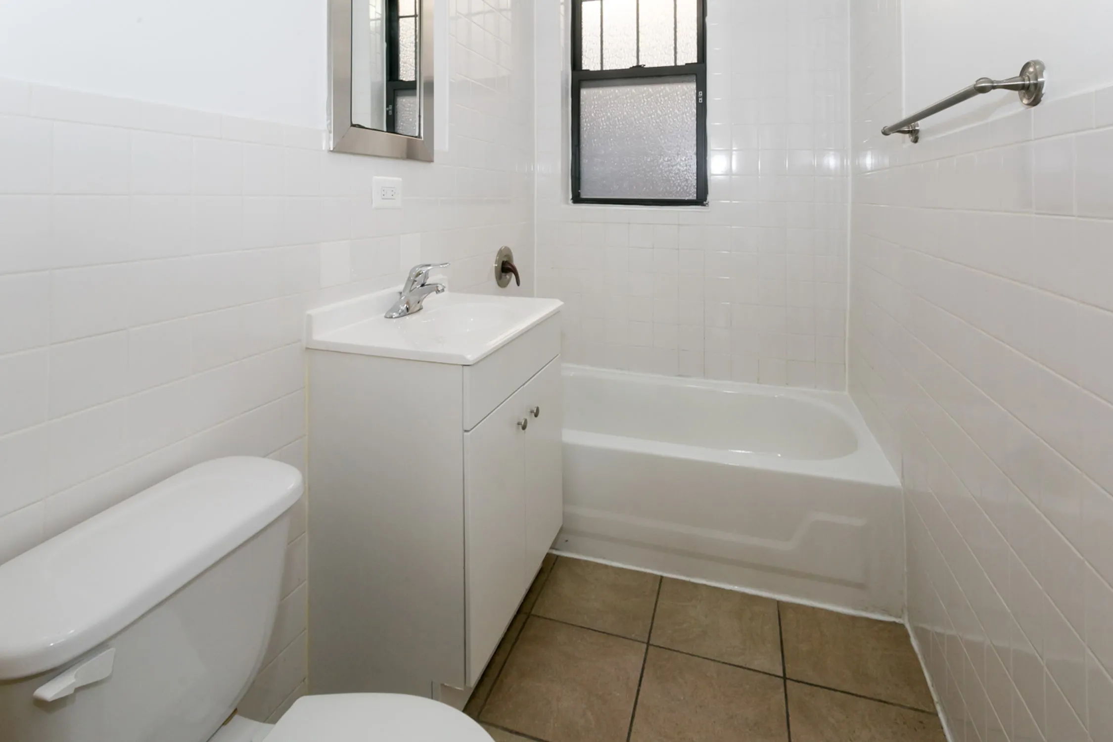 Woodlawn Court Apartments