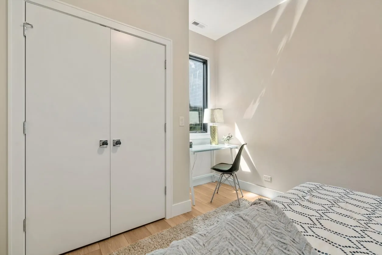 3118 N Greenview Apartments