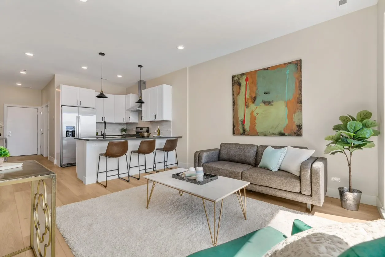 3118 N Greenview Apartments