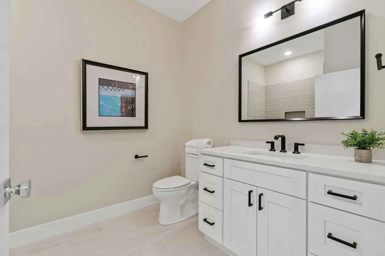 3118 N Greenview Apartments