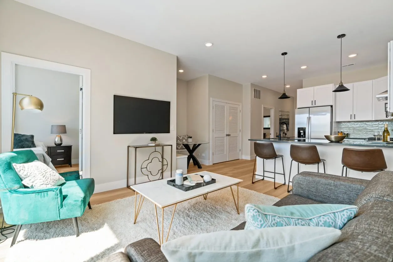 3118 N Greenview Apartments