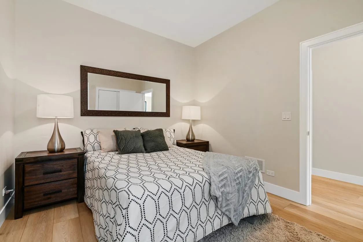 3118 N Greenview Apartments