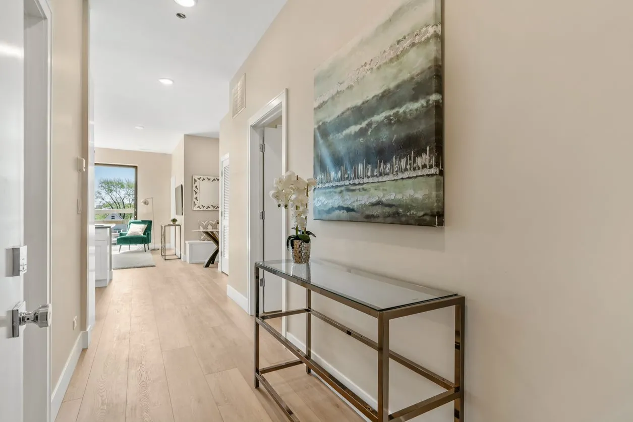 3118 N Greenview Apartments