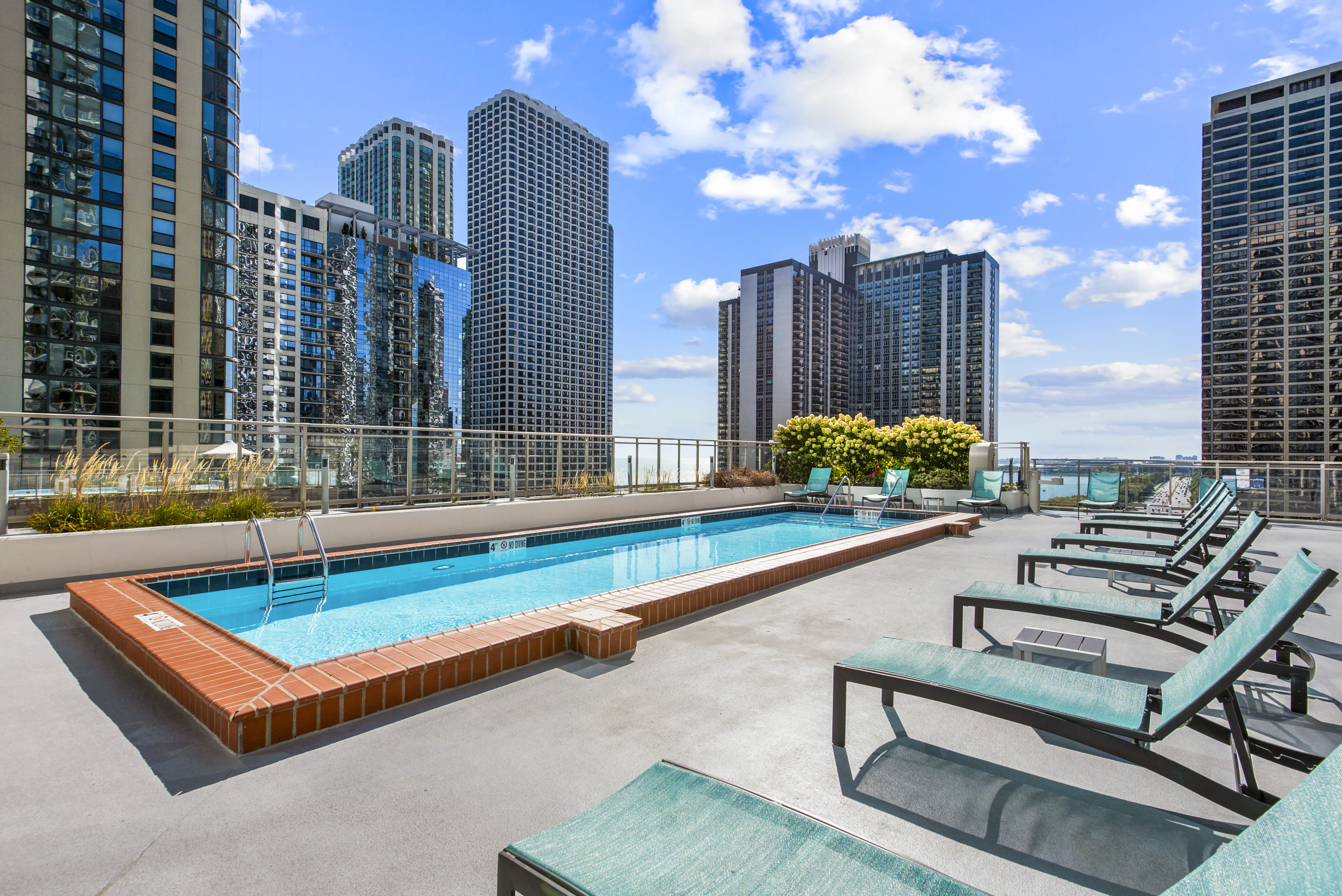 Shoreham & Tides Apartments