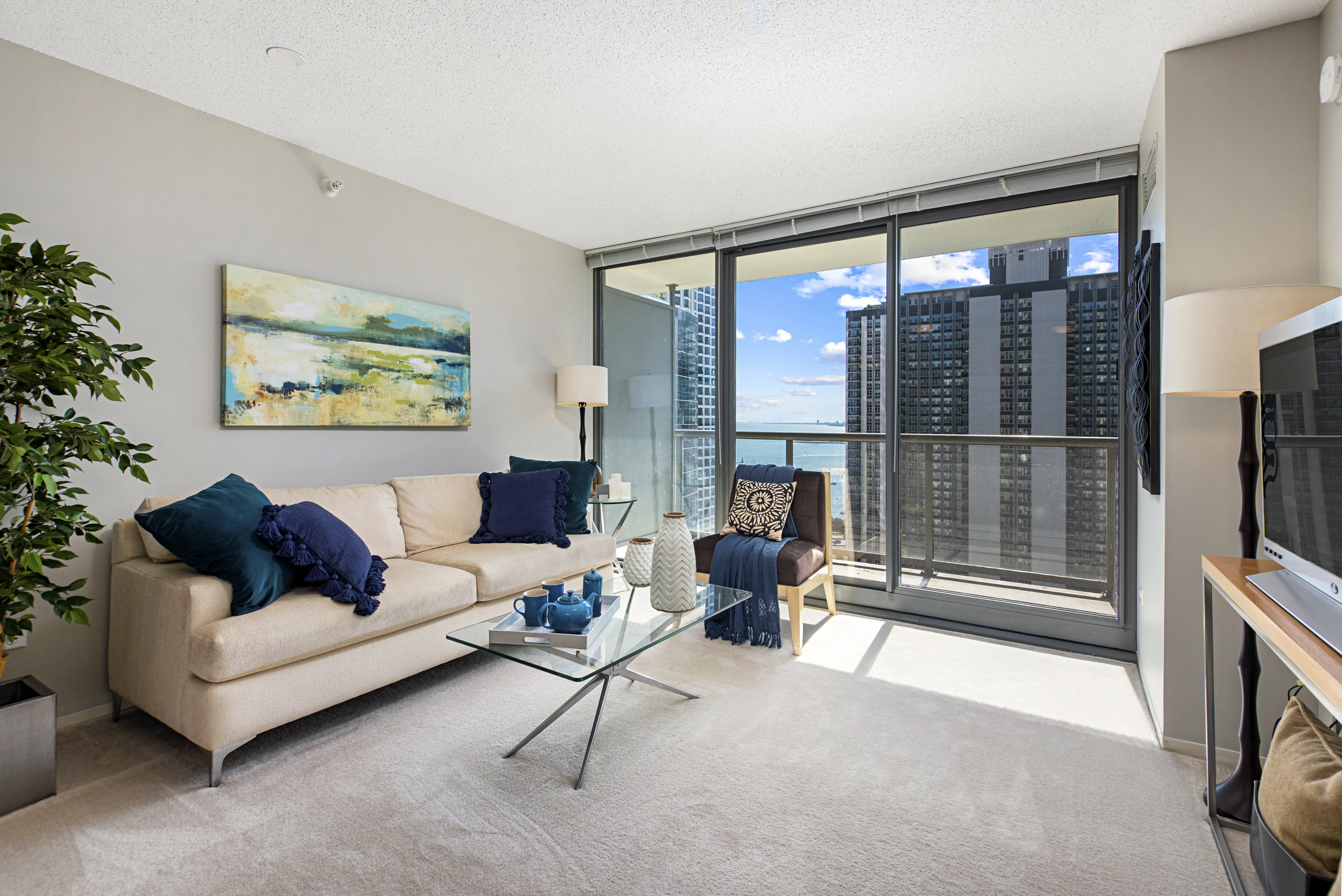 Shoreham & Tides Apartments