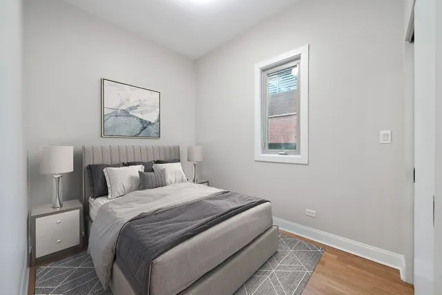 1014 W OAKDALE AVE 60657-1014 W Oakdale-Chicago-IL