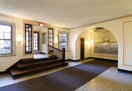 5724 South Blackstone Apartments