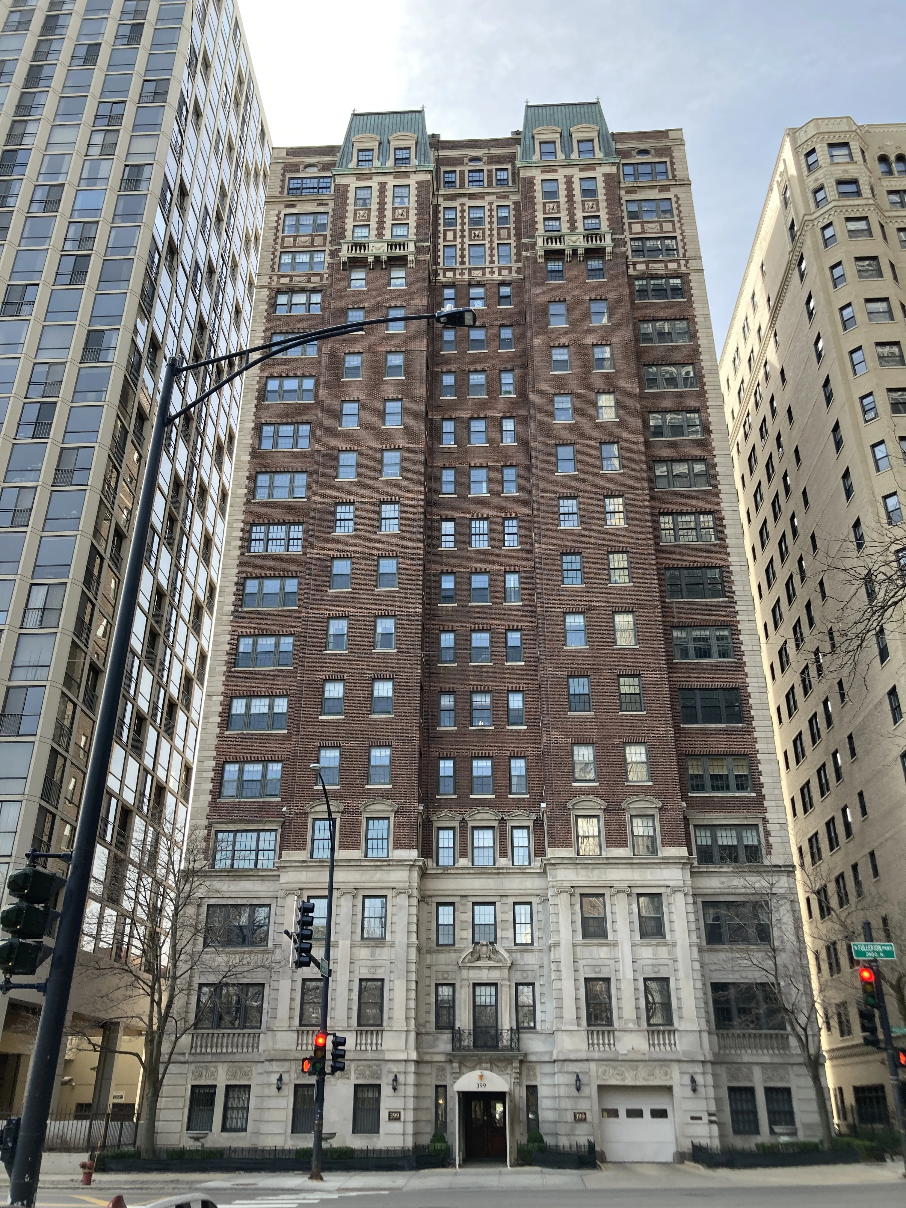 399 West Fullerton Apartments