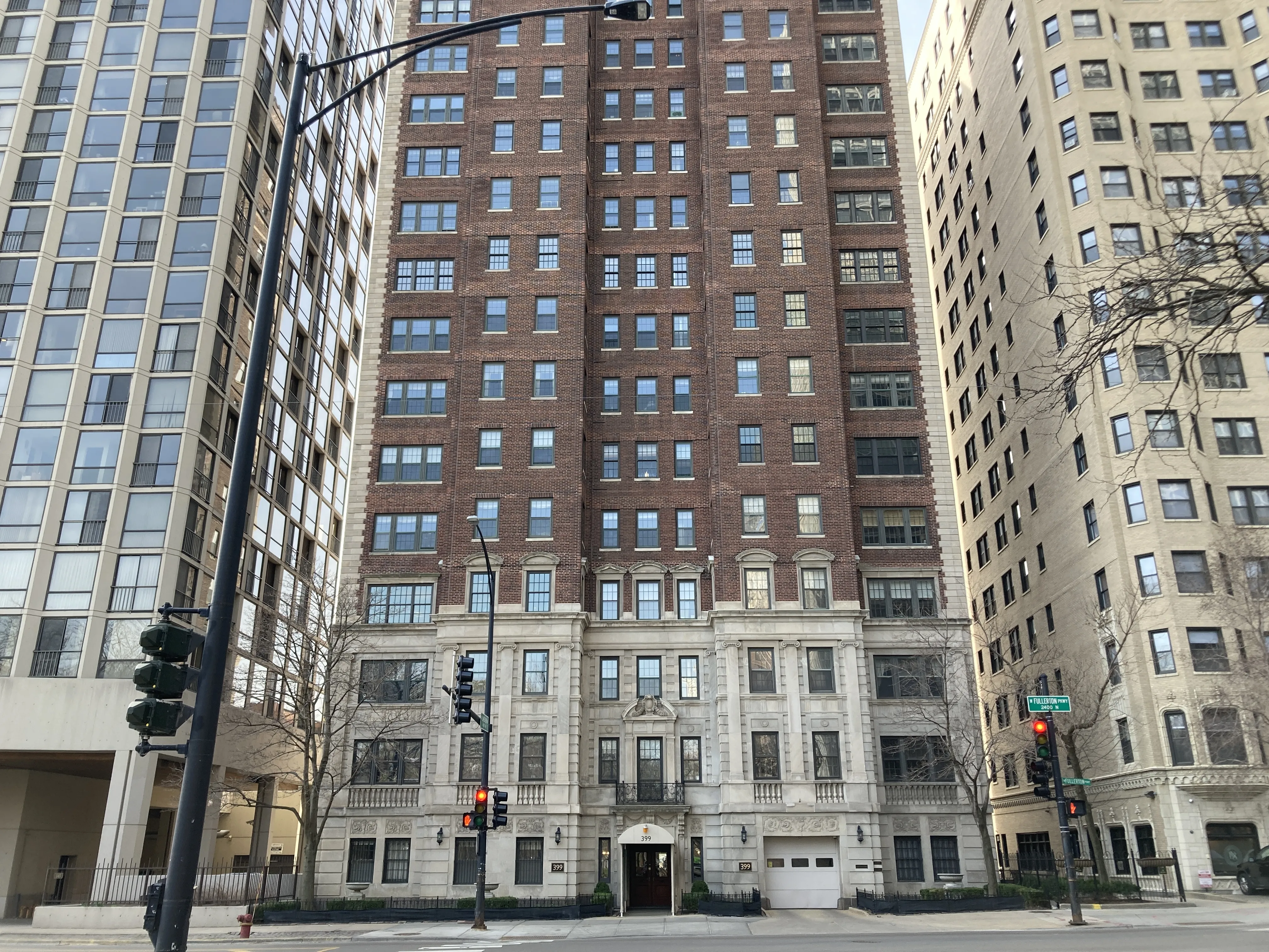 399 West Fullerton Apartments